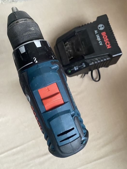 Bormasina Filetanta Bosch GSR 18V-28,incarcator si baterie 3,0Ah