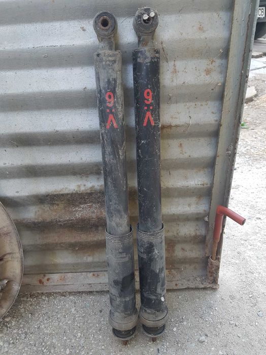 Амортисьори за е200 w210 авангард предни.
