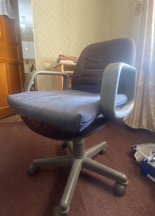 Компьютерный стол + кресло