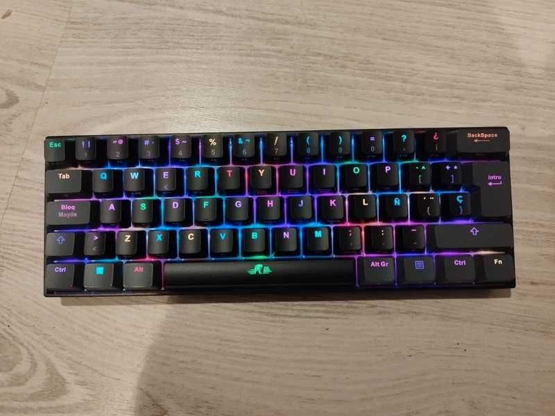 Tastatură mecanică de gaming Rii RK802 60 % în limba spaniolă
