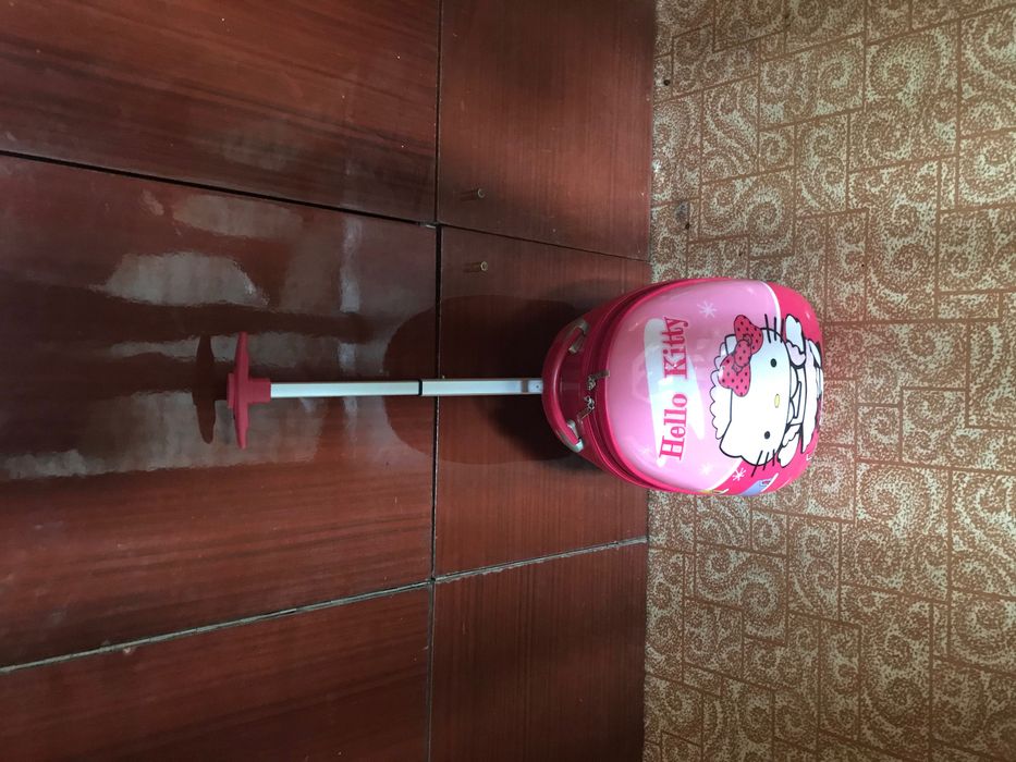 легкий прочный детский чемодан