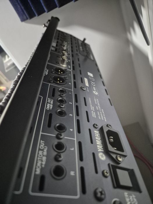 Микшерный пульт Yamaha (цифровой)