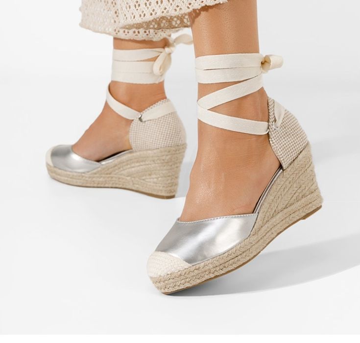 Продавам дамски еспадрили. КРАЙНА ЦЕНА.