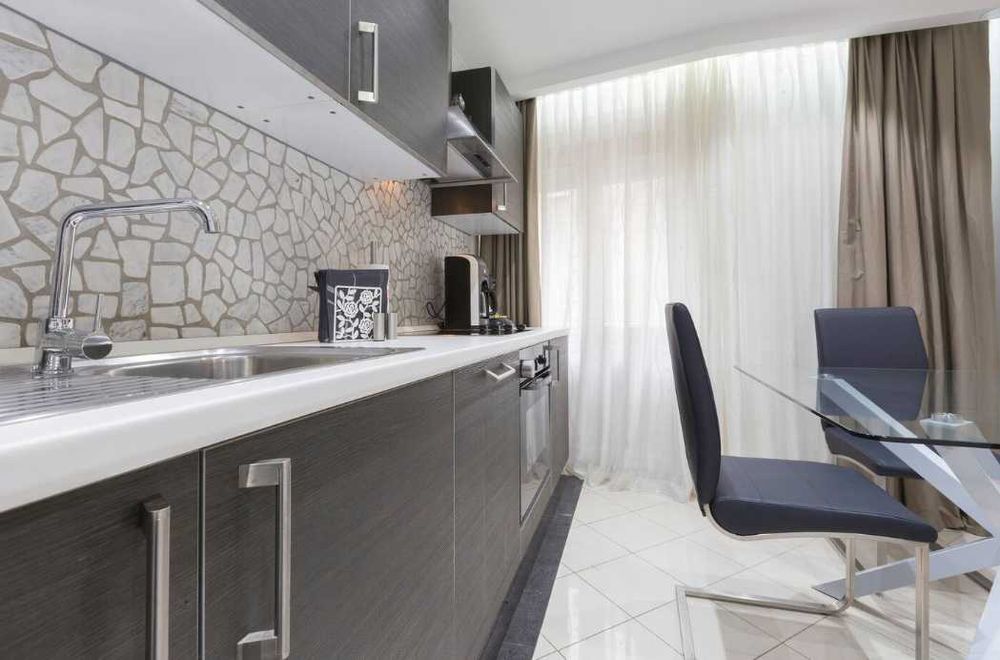 Дава се под наем Тристаен апартамент в Пловдив, Централна гара - 82 кв.м за 464.1 € - Снимка #2