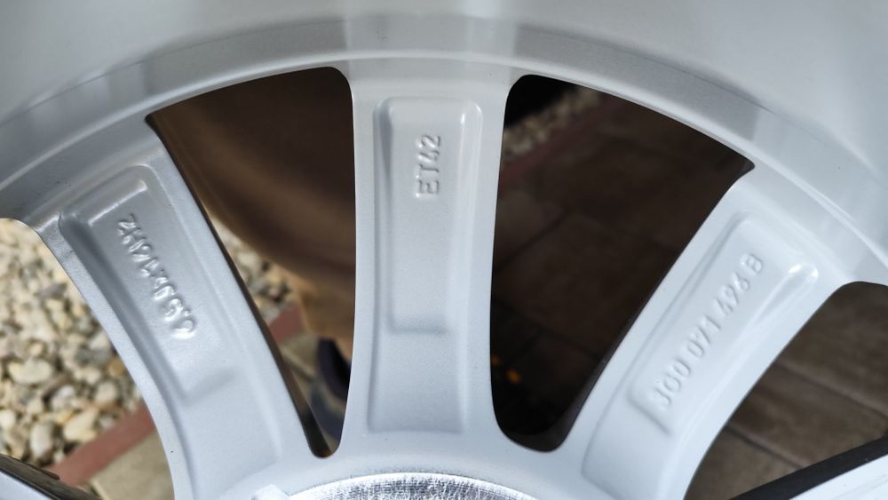 Jante noi vw passat b8 215/60/16 noi continental