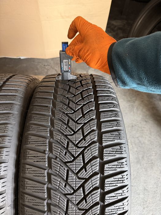 4 anvelope iarna ca NOI 235/45/18 , Dunlop , 8 mm !