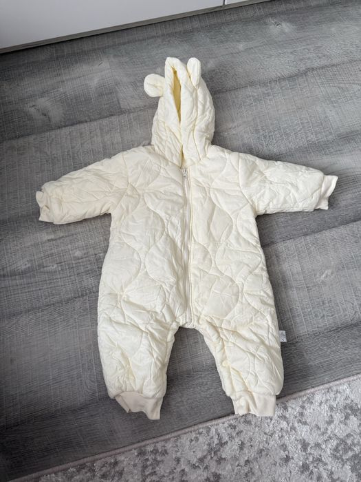 Продам детскую ветровку на весну.