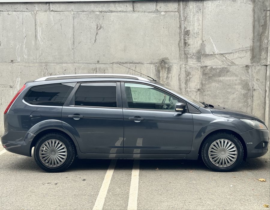 Ford Focus II Facelift Tournier model Ghia 2009