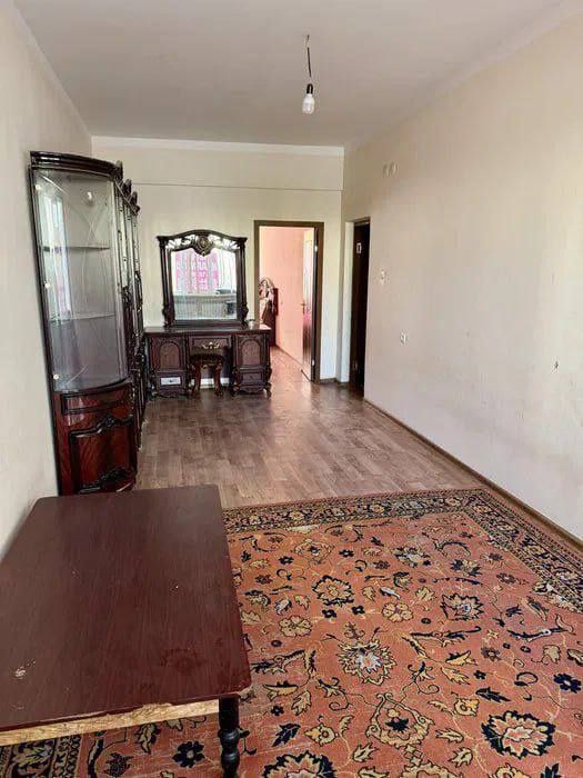 2/2/7. Сергели 6а. Квартира 67 м²! Дом кирпичный. Метро - 1 км.