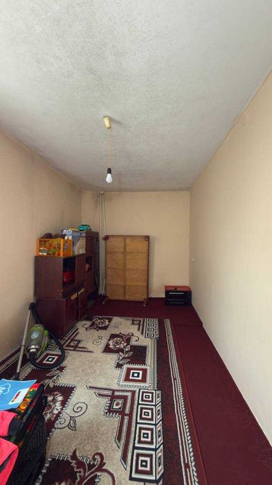 Киргили Шарқ мехмонхонаси 1 қаватда 2хонали квартира сотилади.ID: 1762