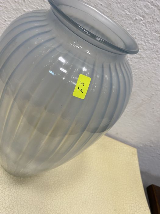 Италианска ваза от релефно духано стъкло