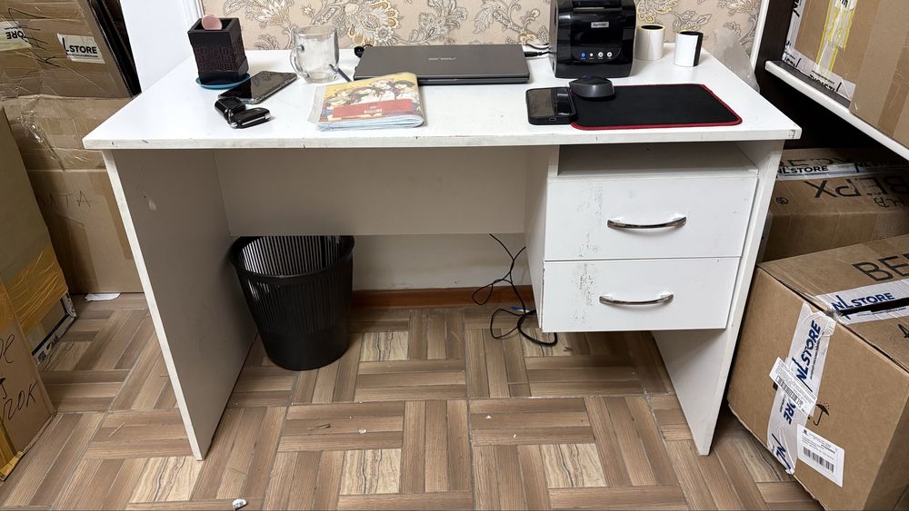 Парта. Рабочий стол.