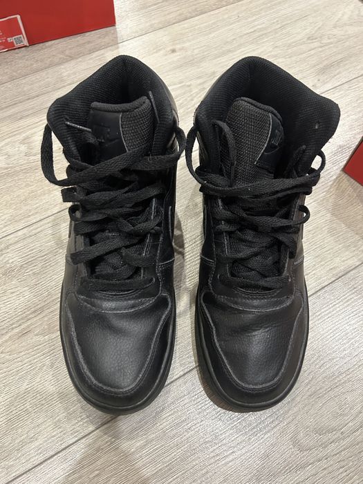 Кроссовки Nike б/у в идеальном состоянии