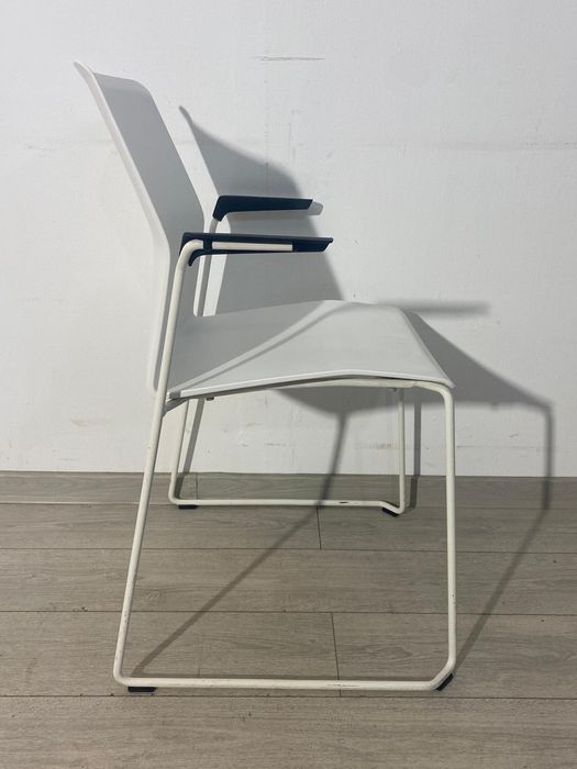 10 Buc. Scaun cu Spătar și Mânere; Scaune Stivuibile