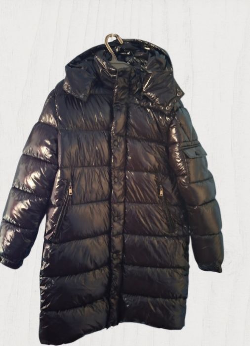 Vand geacă puf este ca noua am folosit o două zile