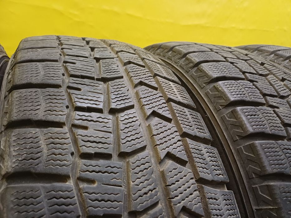 Шины 185/65 R15 Dunlop комплект.