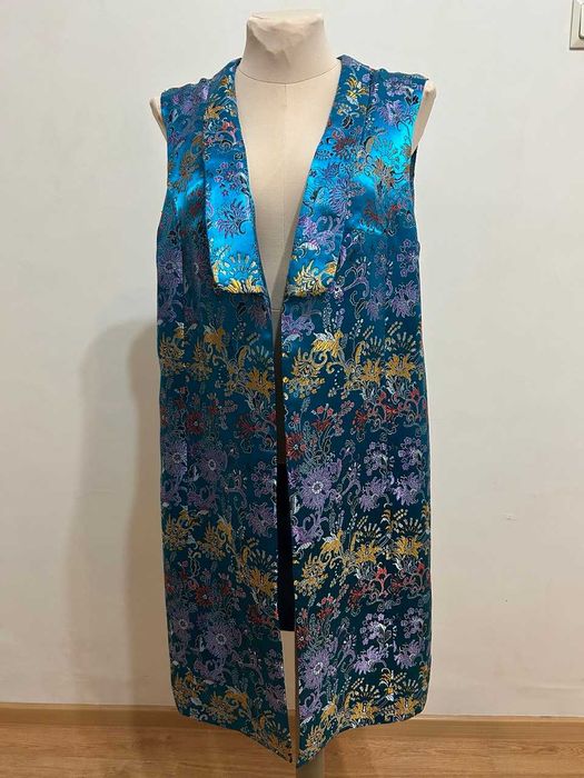 Жилет женский удлиненный из жаккардовой парчи на подкладе (50-52 / XL)