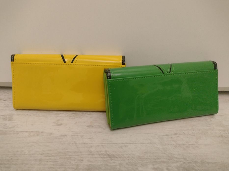 Дамско лачено портмоне 2 броя