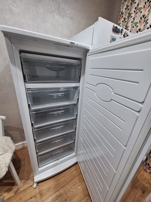 Морозильная камера 240 литров