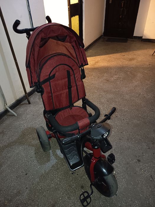 Tricicleta  culoare roșu