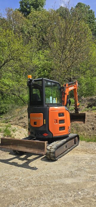 Vând miniexcavator Hitachi u33 an 2016