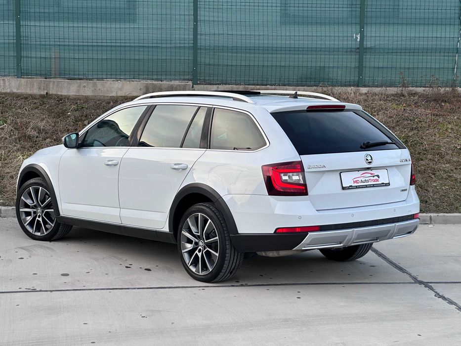 Skoda Octavia SCOUT 184Cp DSG 4x4 / Far LED / Panoramic / RATE / Garantie / TVA Deductibil