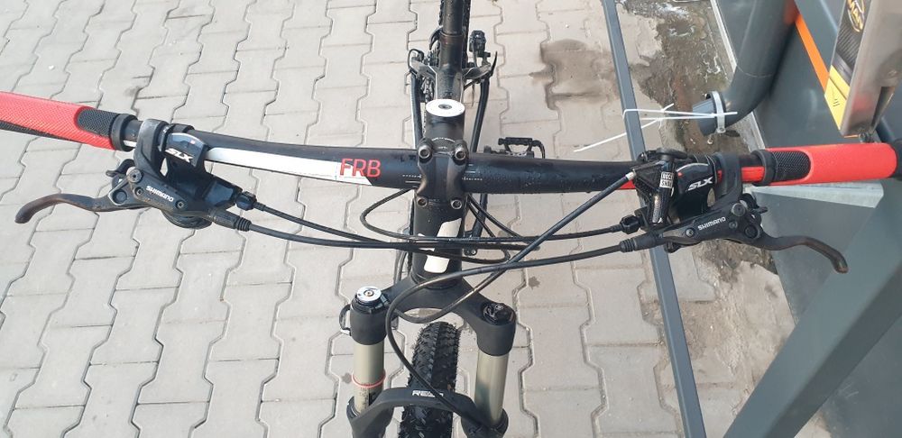 Bicicleta Cube roți 29