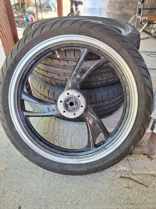 Vând roti motor Yamaha