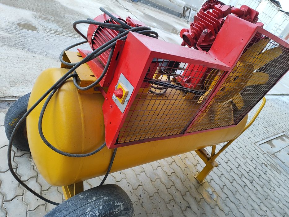 Продается воздушный компрессор