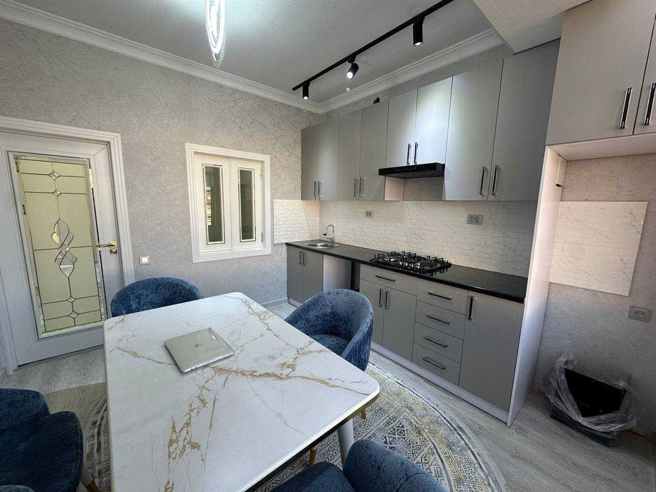 3х комнатная квартира на 4 этаже 70кв/м, в Самарканде