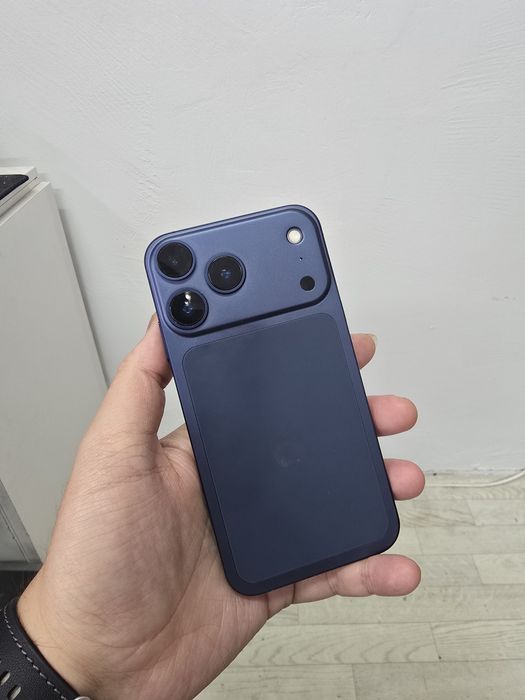 iPhone XR в корпусе 17 Pro 64GB Синий