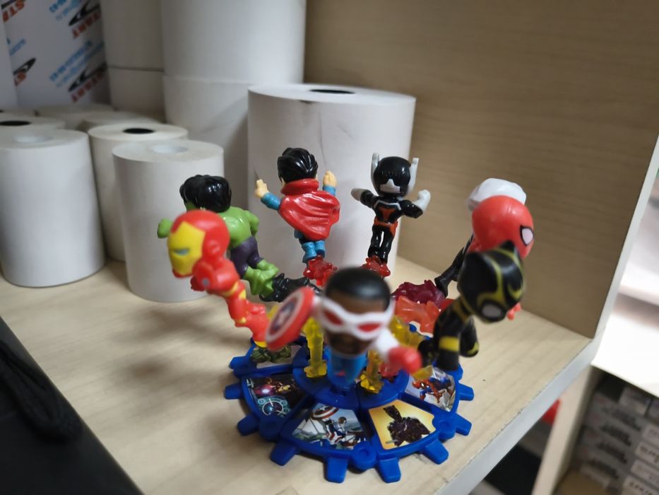 Игрушки Киндер коллекция Марвел