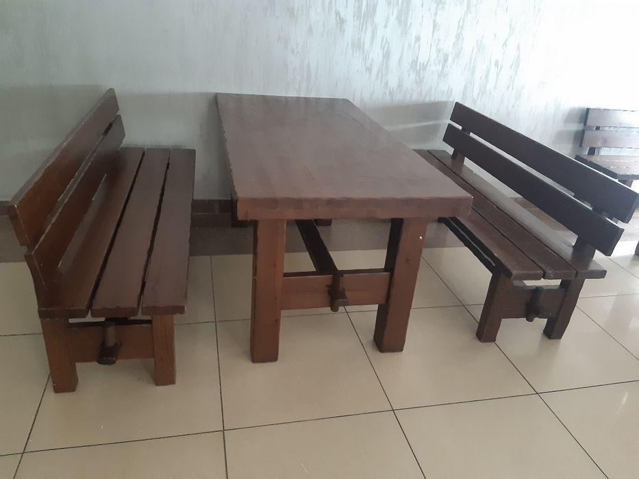 Продам деревянные  столы для баров