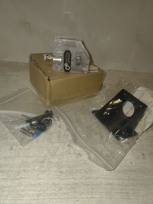 Kit Extrudor Dual-Gear Transparent pentru Imprimantă 3D (Ender 3, CR-10) – Nou