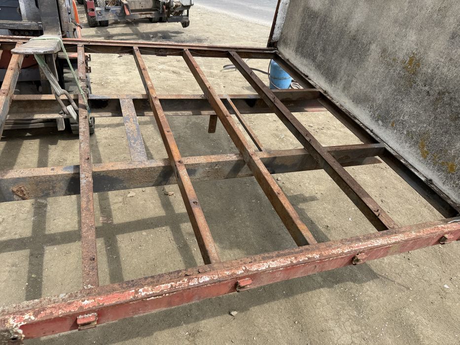 Бордова каросерия цена 1.20лв кг