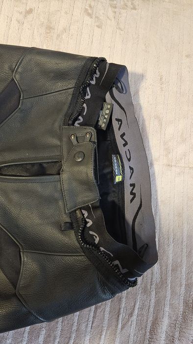 Vand pantaloni moto piele Macna