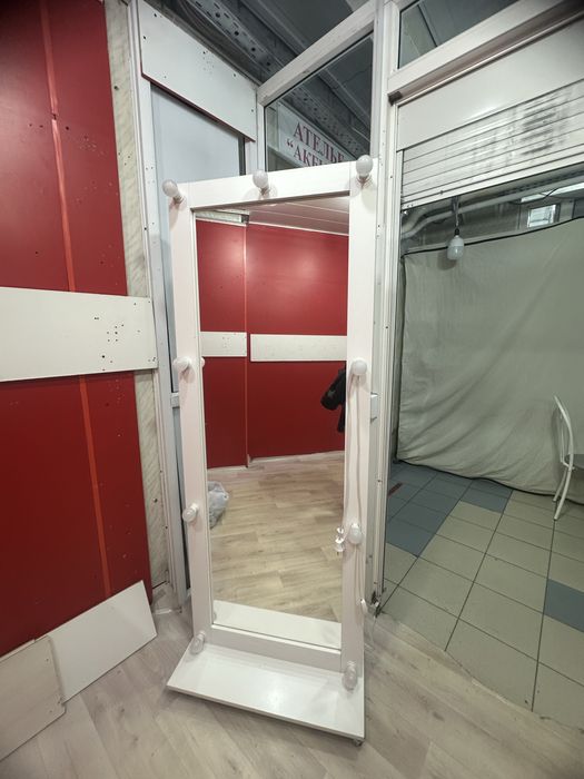 Продам зеркало для бутика