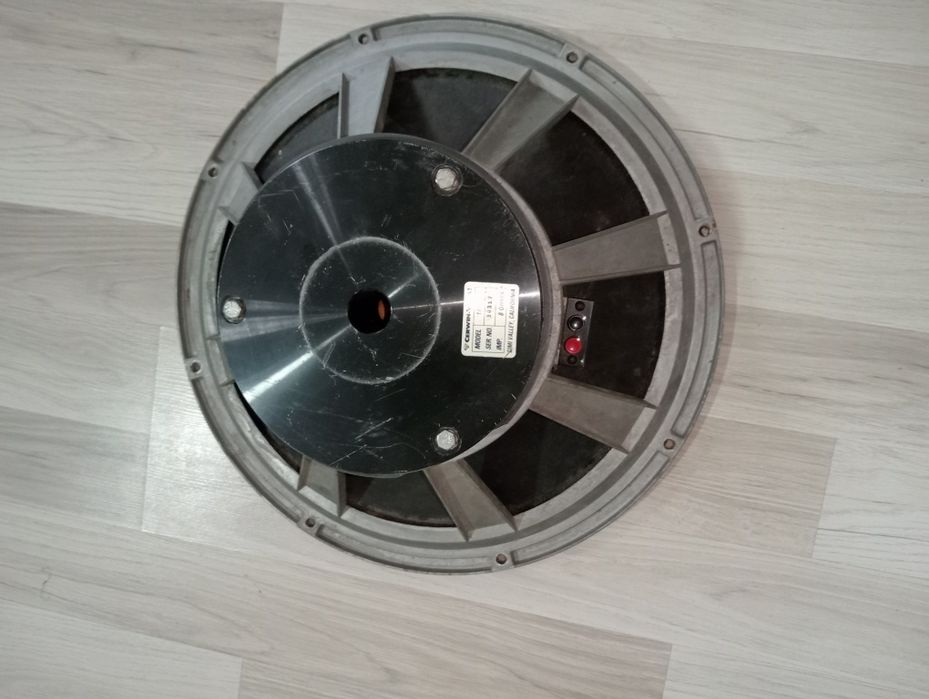 Vând subwfer,1500w,8 omi,in stare foarte buna 18inch