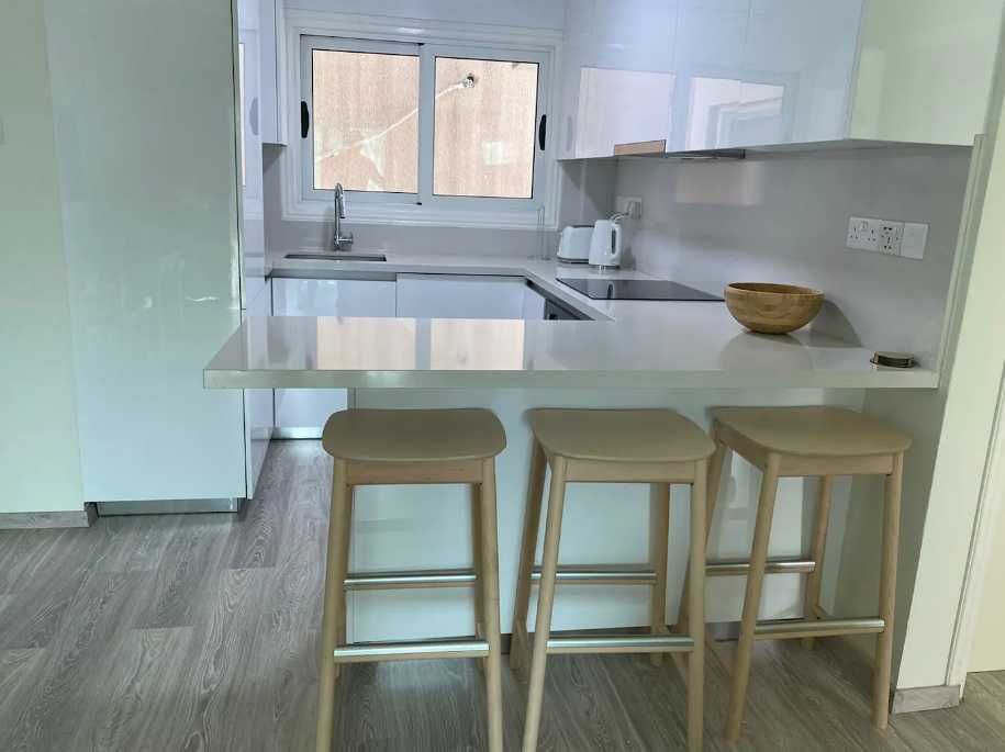 Дава се под наем Двустаен апартамент в Пловдив, Гагарин - 66 кв.м за 295.8 € - Снимка #1