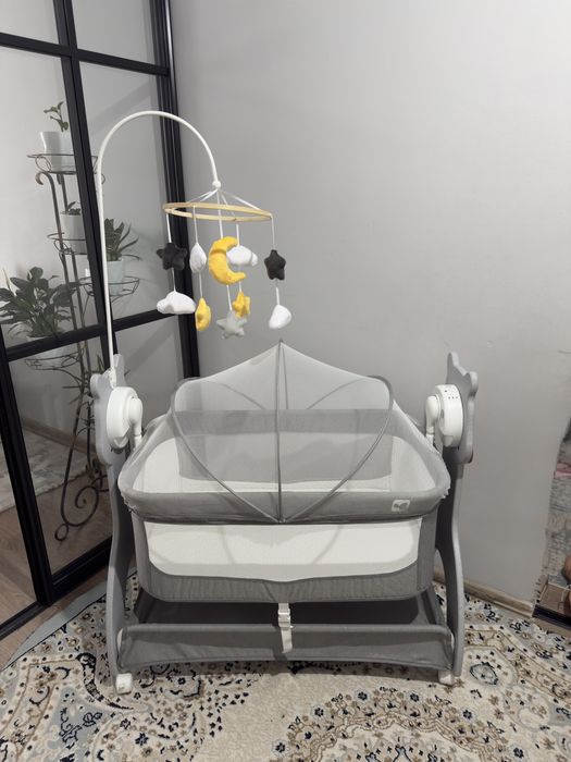 Продам электрическую манеж кроватку