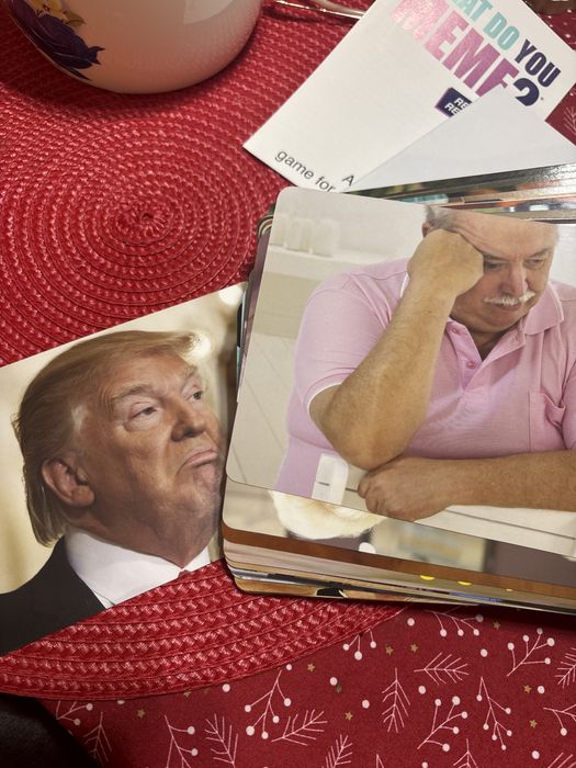 Настолна игра What do you meme?