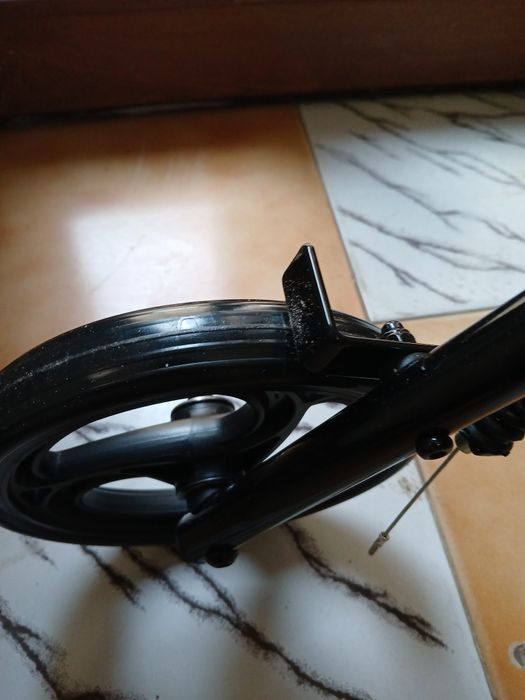 Carucior cumparaturi cu patru roti si scaun. Nou!