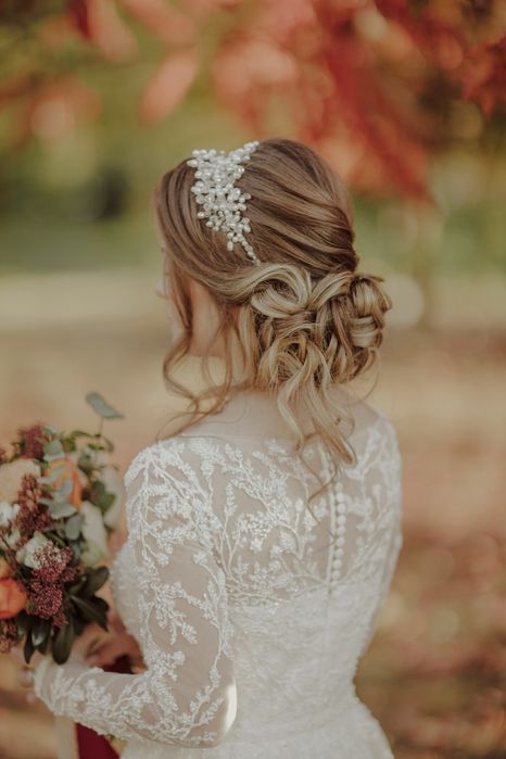 Vand rochie de mireasa NAVA Bride cu tot cu voal.