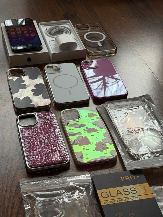 iPhone 15 256GB – Отлично състояние + много аксесоари