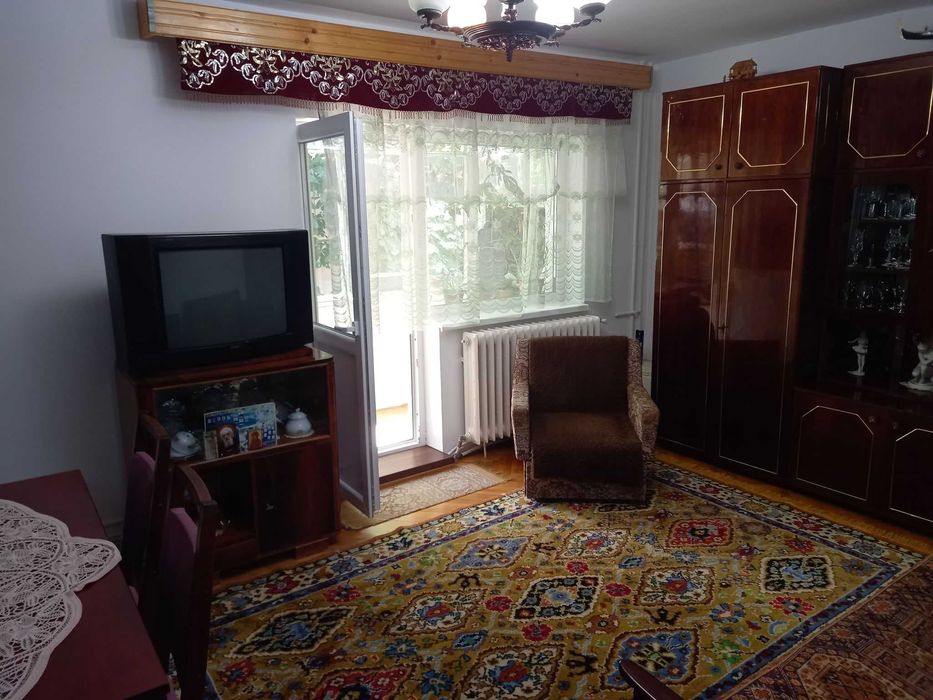 Inchiriez apartament 2 camere zona centrala complect utilat