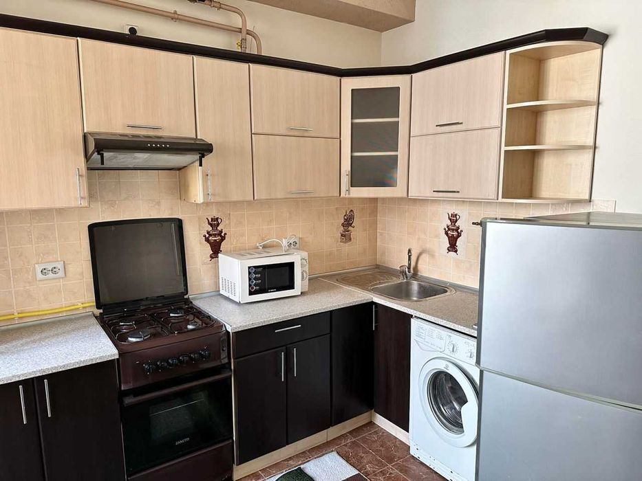 Дава се под наем Двустаен апартамент в София, Света Троица - 45 кв.м за 350 € - Снимка #2