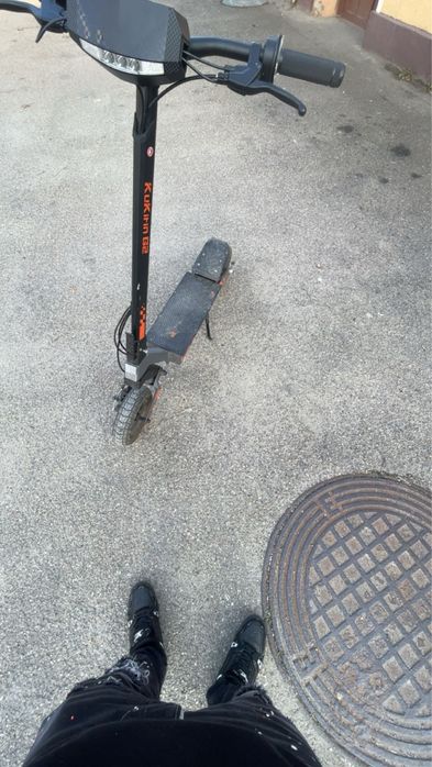 Vând trotineta electrica Kukirin G2