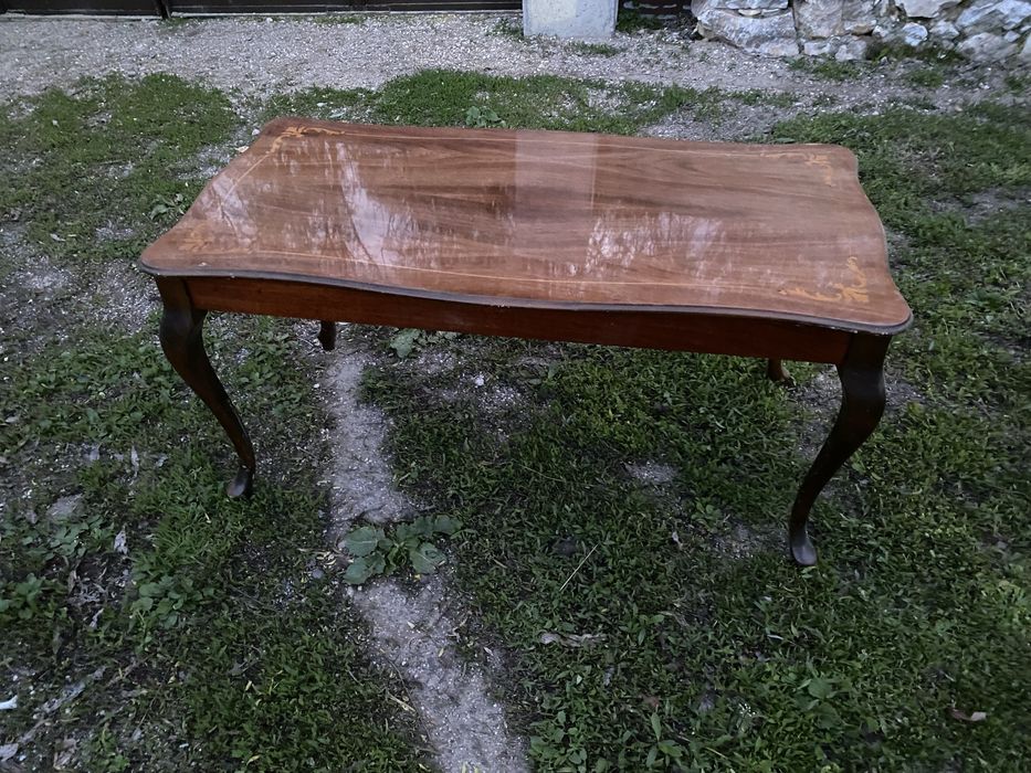 Стари мебели масив- диван, маса