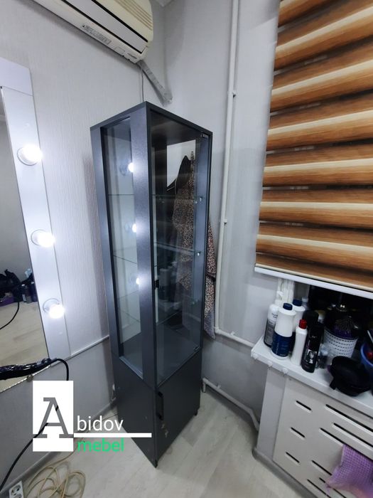 Пенал шкаф витрина для косметолога  , салона красоты  , медицины