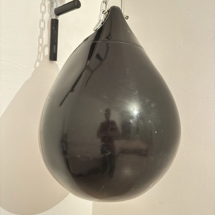 Продам боксерскую грушу